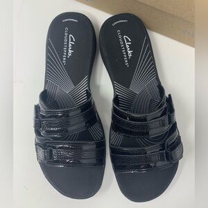 Clarks Black Patent Cloudsteppers Triple-Strap Slide Sandals